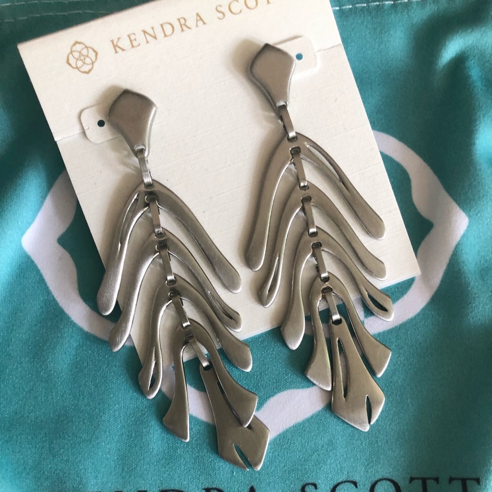 New Kendra Scott silver lotus statement earrings
